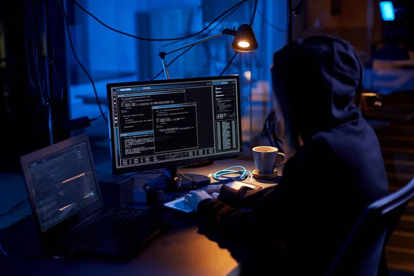 Cybercrime Hacking Technology Concept Female Hacker Dark Room Writing Code — ストック写真