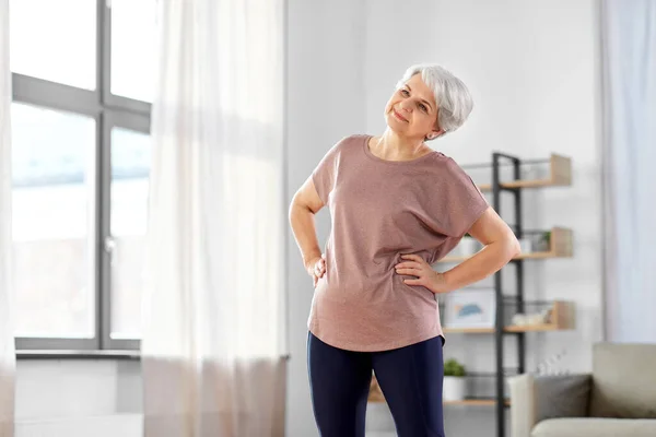 Deporte Fitness Concepto Estilo Vida Saludable Mujer Mayor Sonriente Haciendo — Foto de Stock