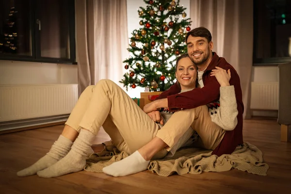 Holidays Celebration People Concept Happy Couple Hugging Home Christmas — Stock fotografie
