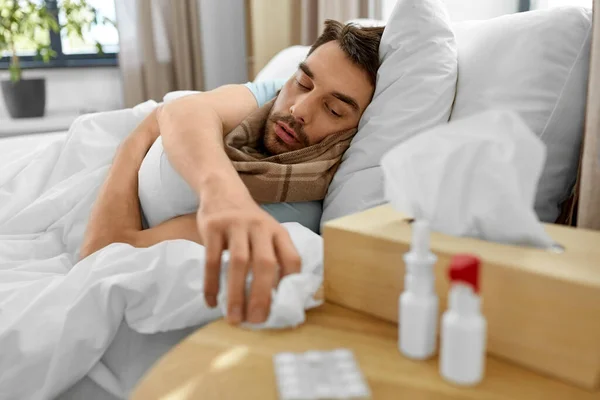 People Health Problem Concept Unhappy Sick Man Lying Bed Home — Stockfoto