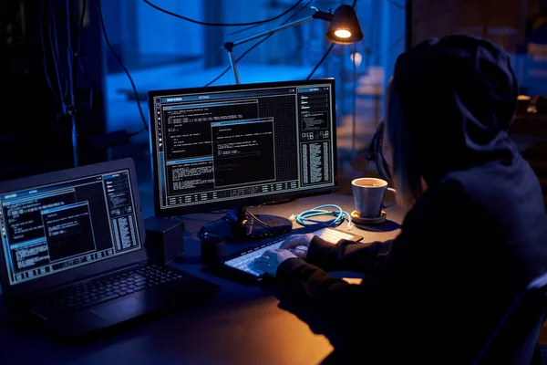 Cybercrime Hacking Technology Concept Female Hacker Dark Room Writing Code — 图库照片