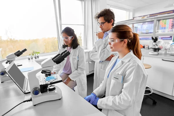 Science Research Work People Concept International Team Scientists Microscopes Laptop — Stockfoto