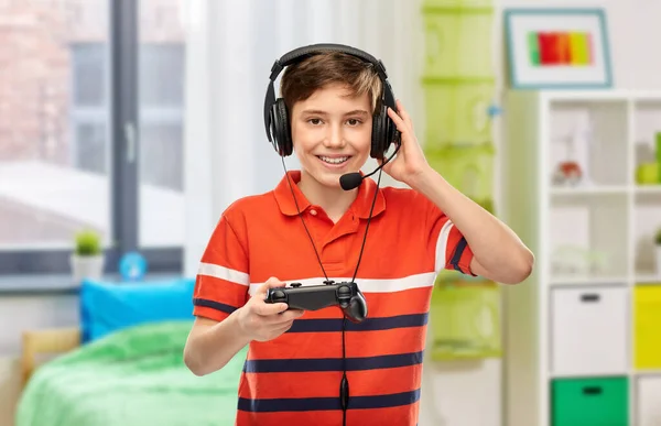 Leisure Technology Children Concept Smiling Boy Headphones Microphone Gamepad Playing — Zdjęcie stockowe