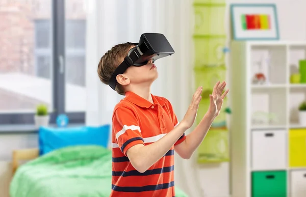 Technology Leisure Gaming Concept Boy Virtual Reality Headset Glasses Home — Fotografia de Stock
