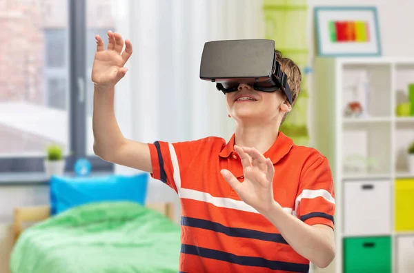 Technology Leisure Gaming Concept Portrait Happy Smiling Boy Virtual Reality — Zdjęcie stockowe