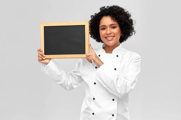 Kochen Werbung Und Personenkonzept Glücklich Lächelnde Köchin Weißer Jacke Mit — Stockfoto