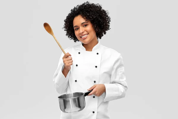 Concepto Culinario Gente Feliz Cocinera Sonriente Con Chaqueta Con Cacerola —  Fotos de Stock