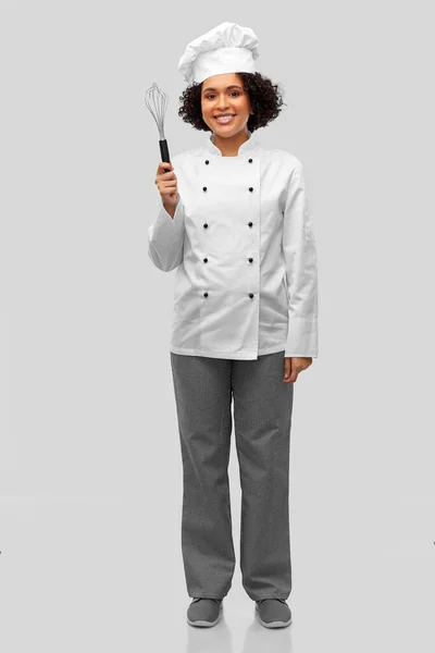 Gotowanie Kulinarne Koncepcja Ludzi Szczęśliwa Uśmiechnięta Kucharka Białej Toque Kurtce — Zdjęcie stockowe