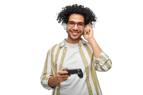 Tecnología Personas Concepto Ocio Joven Feliz Sonriente Auriculares Con Gamepad — Foto de Stock