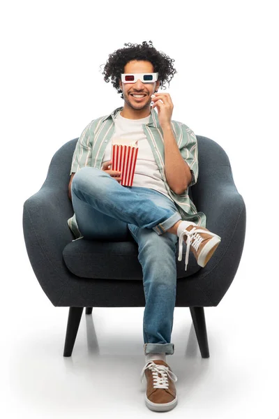 Cinema Lazer Entretenimento Conceito Feliz Sorrindo Jovem Óculos Com Pipocas — Fotografia de Stock