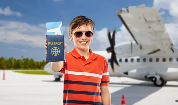 Travel Tourism People Concept Happy Smiling Boy Sunglasses Polo Shirt — Foto Stock