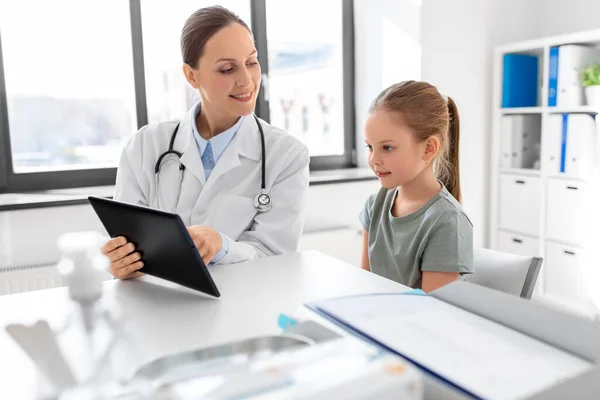 Medicin Sjukvård Pediatri Och Människor Koncept Kvinnlig Läkare Eller Barnläkare — Stockfoto