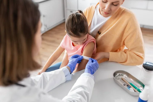 Medicine Healthcare Pediatry Concept Female Doctor Pediatrician Attaching Medicinal Patch — Stock Photo, Image