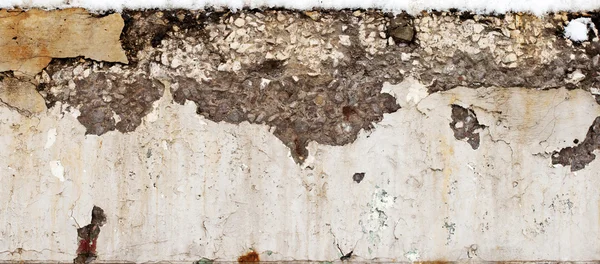 コンクリート梁で大規模な亀裂 — ストック写真