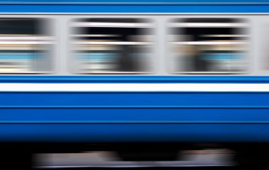 Elektrikli tren penceresi