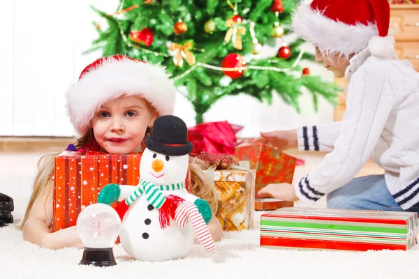 Regali di Natale mattina — Foto Stock