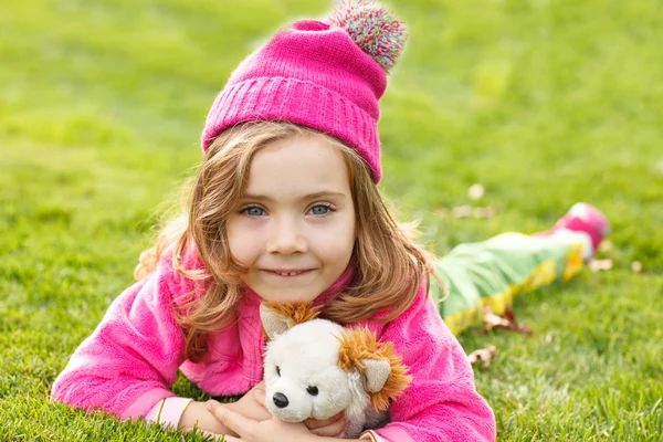 Lány rózsaszín kalapot — Stock Fotó