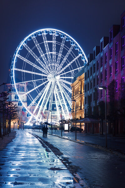 Освещенная паром колесо