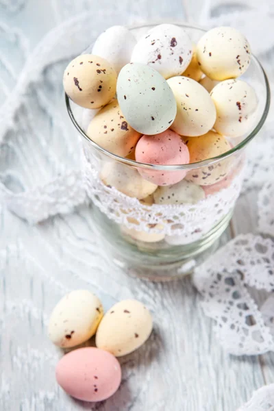 Пасхальные перепелиные яйца — стоковое фото