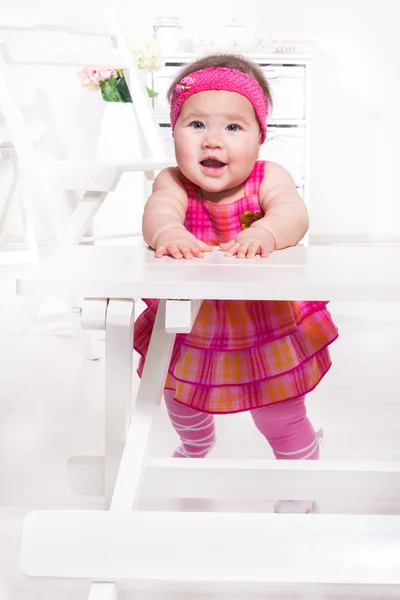 Menina bebê em rosa — Fotografia de Stock