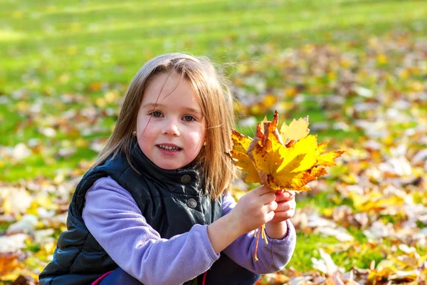 Retrato de uma menina — Fotografia de Stock