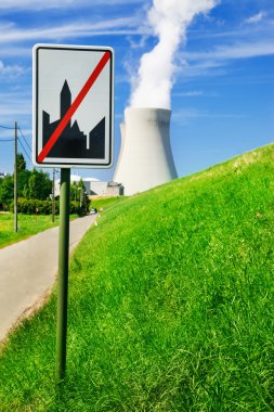 sonunda İnşaatlı alan yol tabela