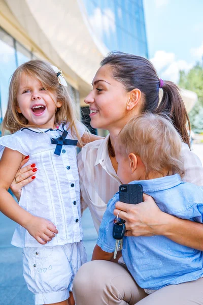 Feliz madre de negocios — Foto de Stock