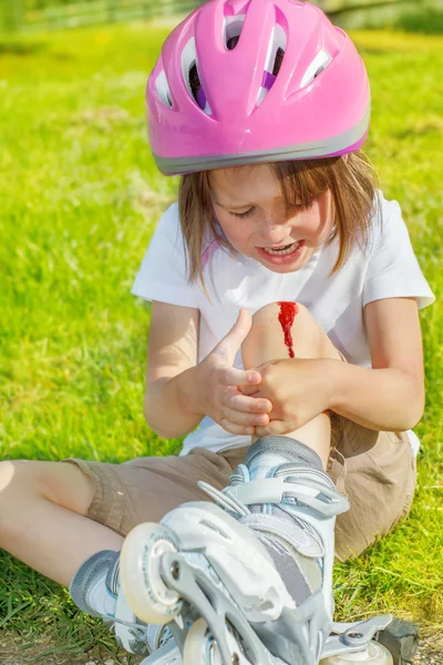 Crying preschool girl — Stock Photo, Image