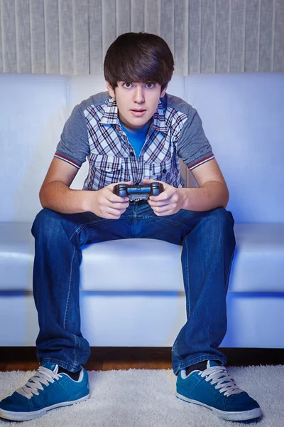 Teenage gamer — Stockfoto