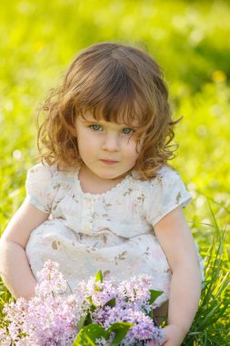 güneşli Bahçe küçük kız