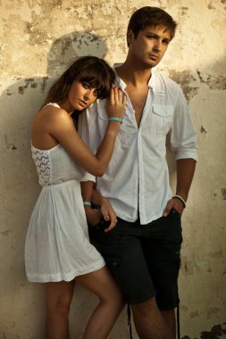 genç ve seksi bir çift portresi