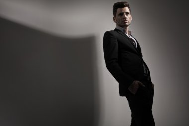 moda stil fotoğraf genç adam