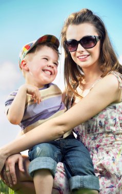 mutlu bir aile büyük eğleniyor
