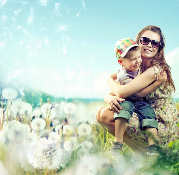 Pretty mom huging her small lovely boy — Stock Photo, Image