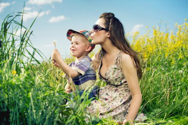 çok eğleniyorum dandelions ile aile