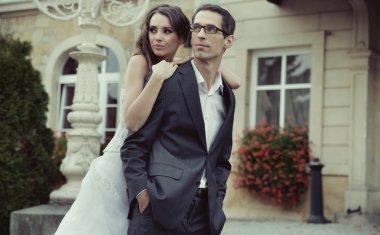 gurur damat karısı tarafından kucakladı