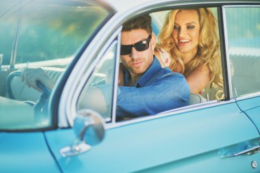 Sarışın hanım erkek arkadaşı ile gurur sevindim