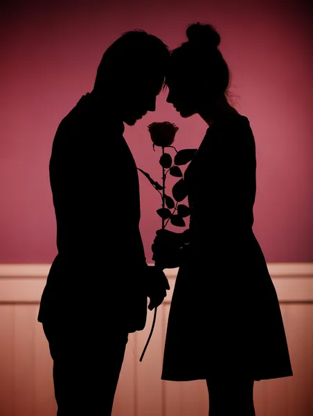 Cena romântica de dois jovens amantes Fotos De Bancos De Imagens Sem Royalties