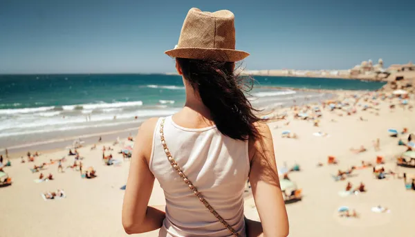 Mulher Verão Usando Chapéu Fotografia Férias — Fotografia de Stock