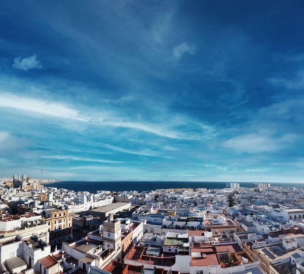 Cidade Verão Vista Azul Céu Imagens De Bancos De Imagens Sem Royalties