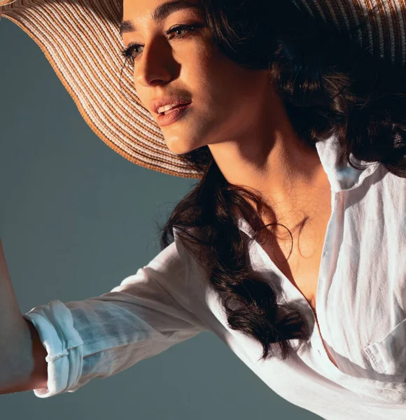 Foto Sensual Una Mujer Con Sombrero Imagen De Stock