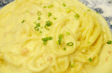Spagetti carbonara Japon tarzı
