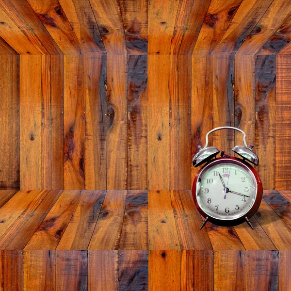 Zegar wewnątrz półki drewniane — Zdjęcie stockowe