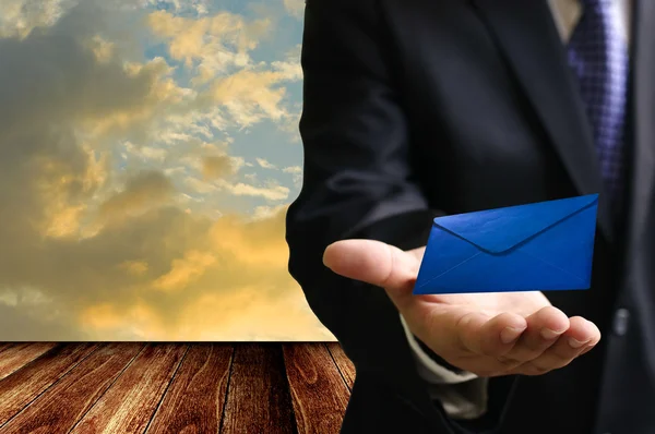 e-posta kavramı ile bize ulaşın