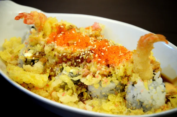 Arroz con Tempura o camarones crujientes —  Fotos de Stock