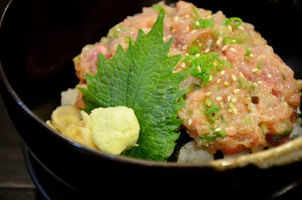 Japanese cuisine, Rice with Maguro minced fish — Stock Photo, Image