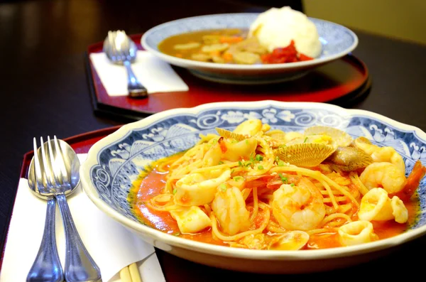 Spaghetti skaldjur i japansk stil — Stockfoto