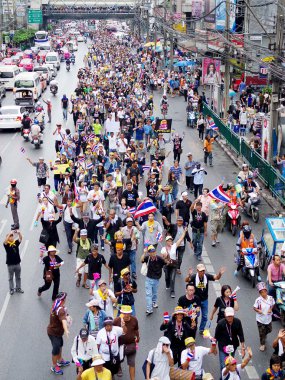 Bangkok, Tayland - 22 Kasım: hükümet karşıtı protestocular için demokrasi Anıtı. pratunam, bangkok, Tayland tarihinde 22 Kasım 2013'ın başkenti olarak AF tasarıya karşı protesto