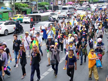 Bangkok, Tayland - 22 Kasım: hükümet karşıtı protestocular için demokrasi Anıtı. pratunam, bangkok, Tayland tarihinde 22 Kasım 2013'ın başkenti olarak AF tasarıya karşı protesto
