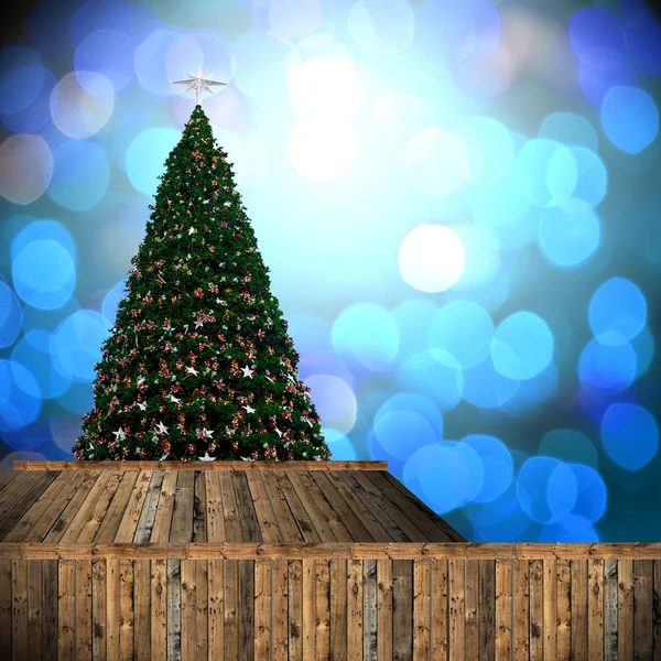 Різдвяна ялинка з фоном боке — стокове фото